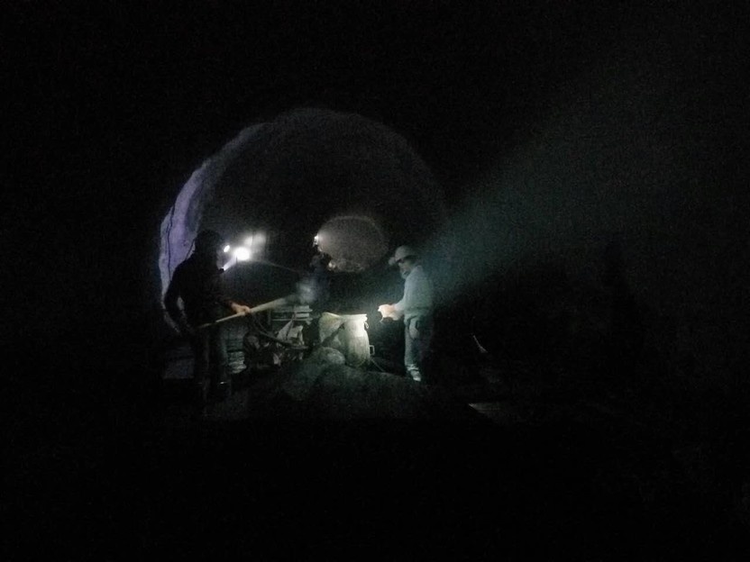 礦建三公司曹家灘項目部主、副斜井聯(lián)絡巷順利貫通