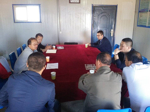 陜煤集團(tuán)神南礦業(yè)公司領(lǐng)導(dǎo)蒞臨礦建二公司現(xiàn)場指導(dǎo)工作