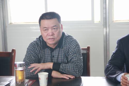 陜煤集團(tuán)總經(jīng)理助理、建設(shè)集團(tuán)聯(lián)合黨委書(shū)記、董事長(zhǎng)寧興剛節(jié)日期間深入銅煤公司施工生產(chǎn)一線(xiàn)視察慰問(wèn)