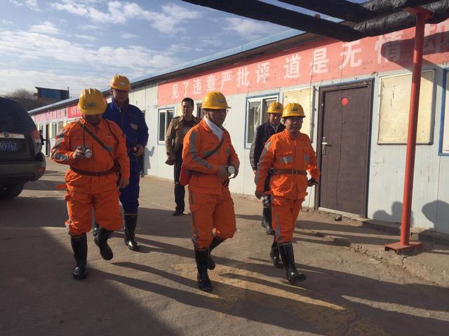 建設(shè)集團副總經(jīng)理王明智深入掘進(jìn)公司紅柳林項目部一線檢查指導(dǎo)工作