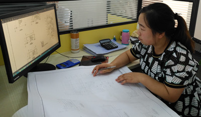 用平凡演繹真實   用行動描繪風(fēng)采