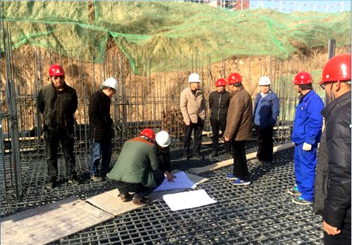 大秦置業(yè)公司:藍(lán)山水岸項(xiàng)目施工淡季建設(shè)忙