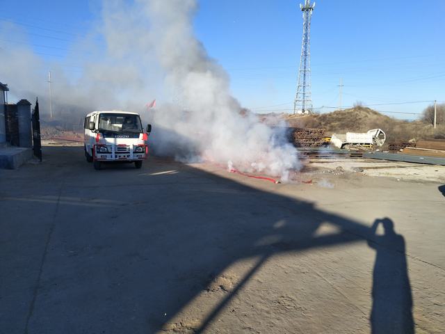 掘進(jìn)公司紅柳林新人車到場暖人更暖心