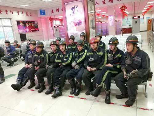 機(jī)電安裝公司黃陵項(xiàng)目部承建的二部膠帶機(jī)試運(yùn)轉(zhuǎn)成功