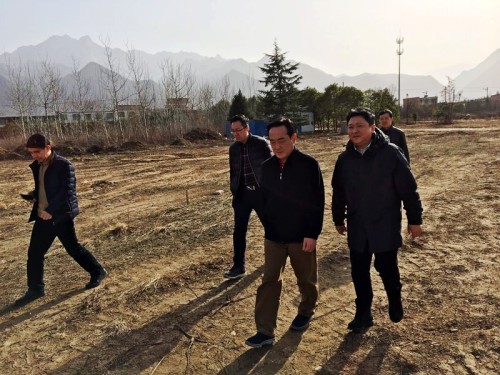 西安市總工會(huì)主席史南征一行深入戶(hù)縣草堂寺項(xiàng)目檢查指導(dǎo)工作