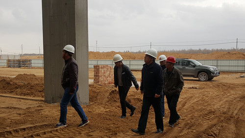 榆北煤業(yè)公司董事長肖緒才一行蒞臨天工公司小保當(dāng)聯(lián)合建筑工地視察