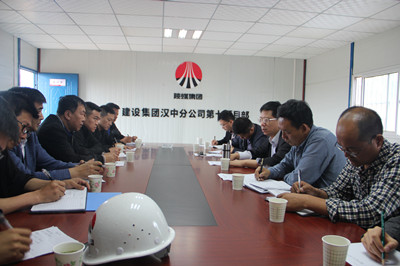 龍鋼集團(tuán)副總經(jīng)理張曉龍一行來漢中分公司 勉縣項(xiàng)目視察