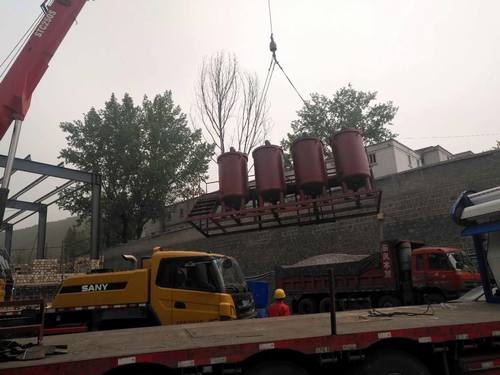 銅煤公司承建的陜西銅川礦業(yè)下石節(jié)煤礦二號風井副斜井礦井水處理站工程項目大型設(shè)備安裝順利完成一次性吊裝