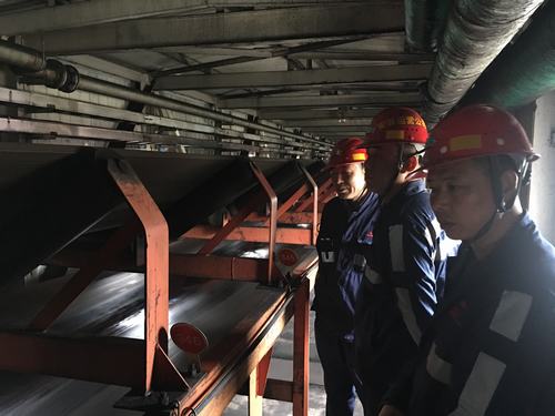 洗選煤運營公司檸條塔運營項目部機電運輸安全生產(chǎn)專項活動正在進行中