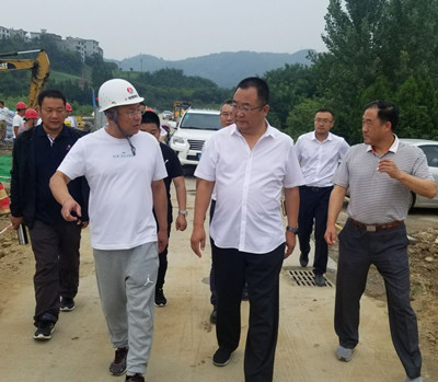 啟迪清潔能源集團高級副總裁、瑞行集團總裁雷萬寧一行蒞臨陜煤建設(shè)咸陽分公司安裝項目部施工現(xiàn)場視察指導工作