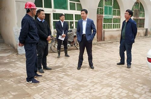 陜煤集團總經(jīng)理助理、榆林合力集團董事長范京道一行蒞臨陜煤建設(shè)天工公司承建的清澗北國棗業(yè)紅棗深加工項目視察指導工作