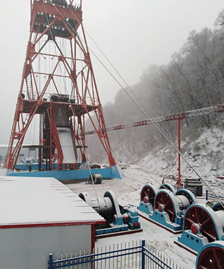 風(fēng)雪中鏖戰(zhàn)關(guān)山