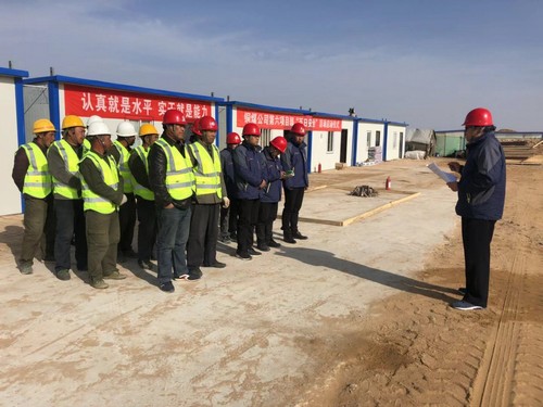 陜煤建設(shè)銅煤公司項(xiàng)目部開展“黨員身邊無(wú)事故”活動(dòng)助力百日安全