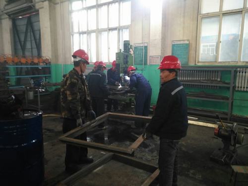 外部市場傳捷報，施工現(xiàn)場干勁足