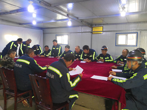 陜煤建設機電安裝公司小保當項目部完成井下“管線質(zhì)量標準化”整改