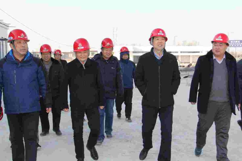 陜煤建設副總工程師宋培章來川耀項目 服務區(qū)檢查指導工作  