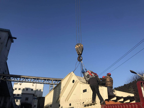 陜煤建設(shè)機(jī)電安裝公司黃陵建莊工地：“干完，大年三十回家！”