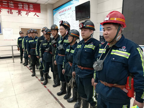 春節(jié)，堅(jiān)守是最美“敬業(yè)?！?></div>
                                <div   id=