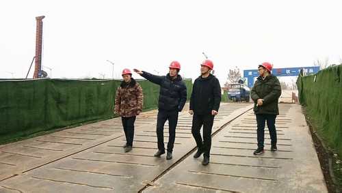 劉合理蒞臨銅煤公司承建的藍山水岸（南區(qū)）工地檢查指導(dǎo)工作