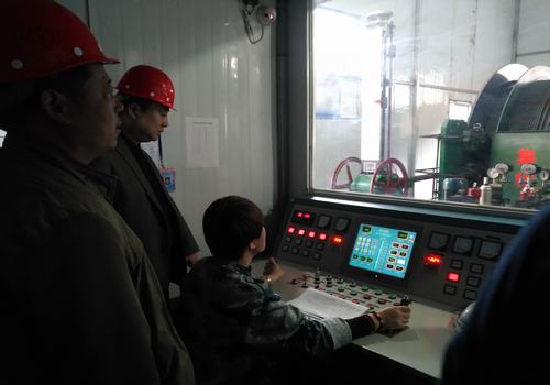 陜煤建設(shè)設(shè)備租賃中心機(jī)電設(shè)備現(xiàn)場(chǎng)安全檢查力度大