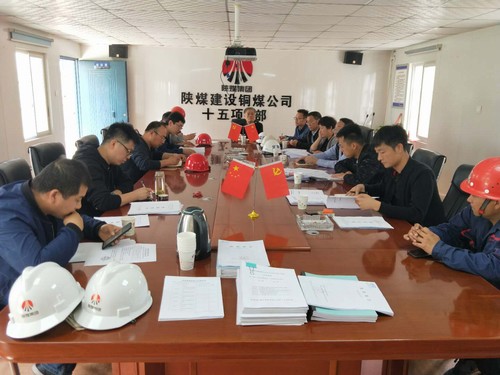 陜煤建設(shè)銅煤公司第十五項目部承建的藍山水岸（南區(qū)）13#樓順利通過主體驗收