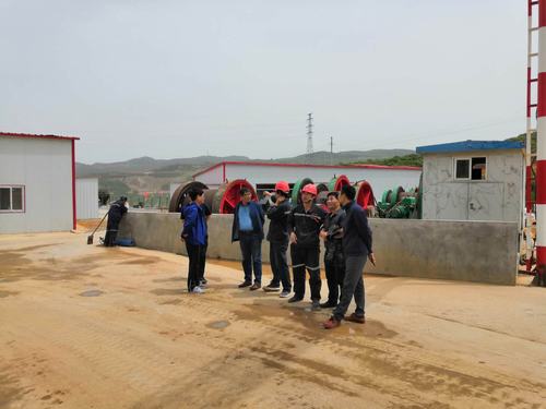 陜煤建設(shè)礦建二公司與中煤公司開展安全生產(chǎn)標準化施工交流學(xué)習(xí)