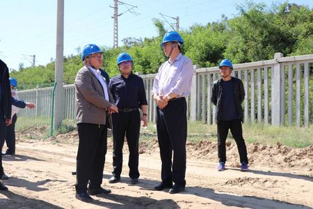 省國資委監(jiān)事會副主任王文斌一行天工公司子洲項目進行調(diào)研