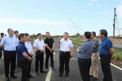 公司領(lǐng)導(dǎo)寧興剛、王寧、楊讓順深入渭南開沃項目檢查指導(dǎo)工作