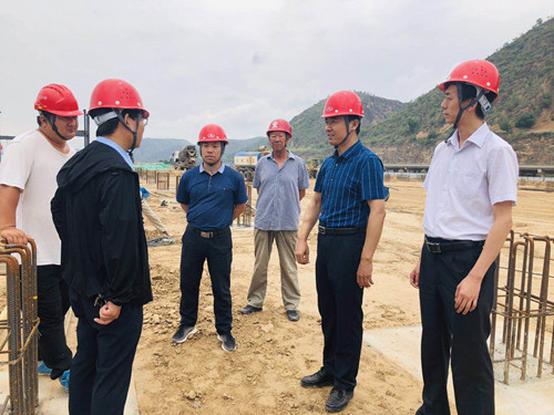 轉(zhuǎn)變作風(fēng)求實(shí)效，現(xiàn)場督戰(zhàn)解難題