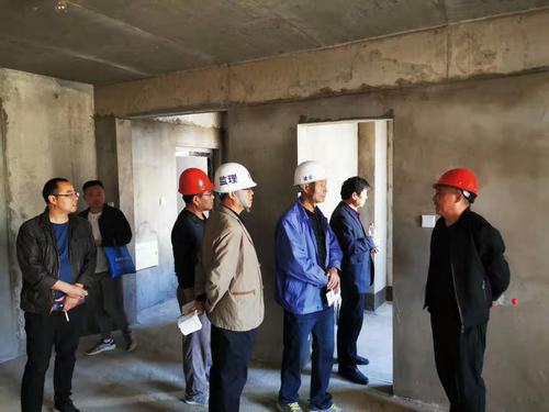 陜煤建設(shè)銅煤公司菊花園小區(qū)1#樓、荷花園1#、5#樓順利通過竣工驗收