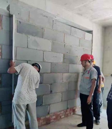 青春，在工地上綻放