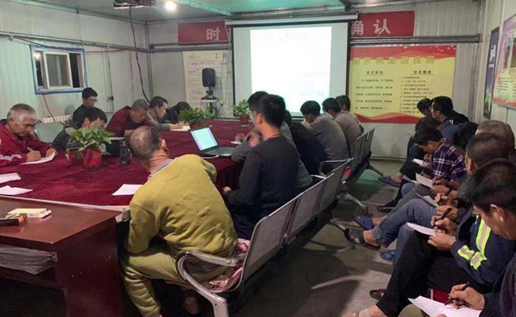 陜煤建設(shè)機(jī)電安裝公司曹家灘項(xiàng)目部以學(xué)助技能提升