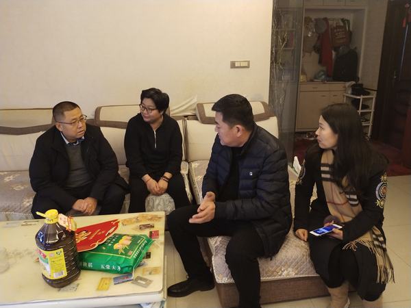 陜煤建設(shè)韓城分公司從“心”出發(fā)，慰問(wèn)困難職工“暖人心”