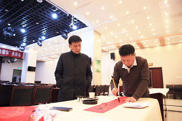 陜煤建設(shè)舉辦“迎春納福”題春聯(lián)活動(dòng)