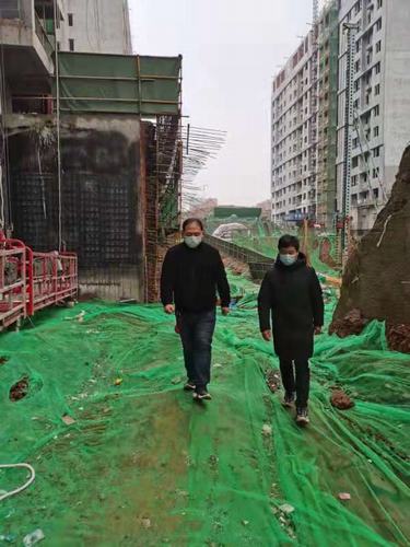 疫情防控復工一線 陜煤建設銅煤員工勇?lián)?></div>
                                <div   id=