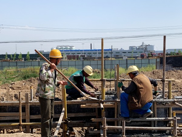 致敬最美勞動(dòng)者