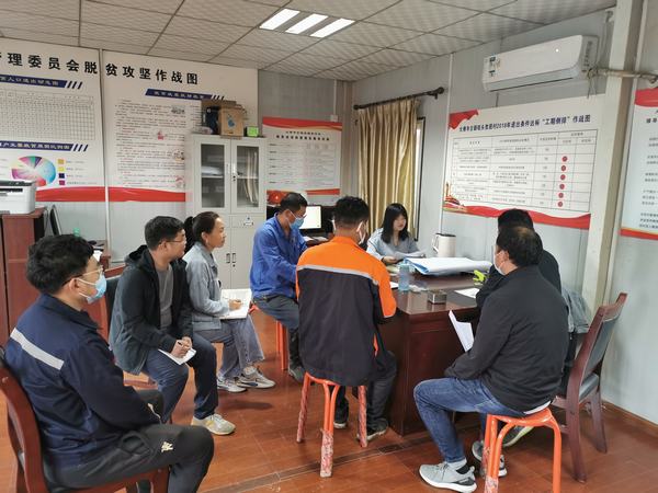 陜煤建設(shè)韓城分公司土建十二項目部：學(xué)習(xí)貫徹《保障農(nóng)民工工資支付條例》讓農(nóng)民工不再“煩薪憂酬”