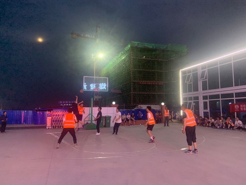 陜煤建設(shè)銅煤公司第十六項(xiàng)目部舉辦“團(tuán)結(jié)進(jìn)取賽風(fēng)采，青春飛揚(yáng)再出發(fā)”友誼籃球賽