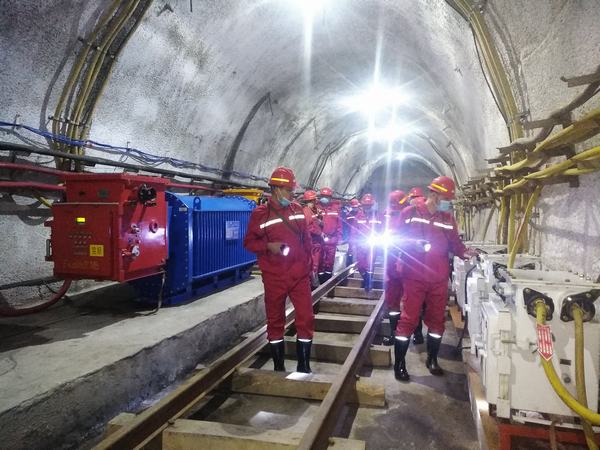 陜煤建設(shè)礦建二公司開展“現(xiàn)場說法”式對(duì)標(biāo)活動(dòng)