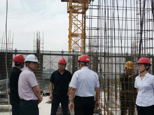陜煤建設(shè)銅煤公司領(lǐng)導(dǎo)班子深入項目施工現(xiàn)場重調(diào)研察實情為決策部署定調(diào)把脈