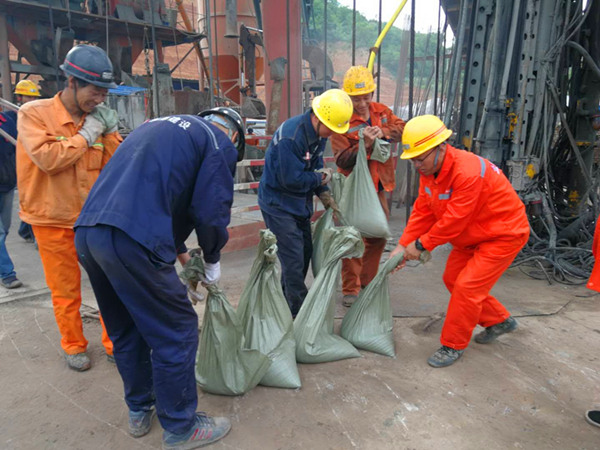 陜煤建設(shè)礦建三公司崔木項(xiàng)目部：不懼風(fēng)雨，聞“汛”而動(dòng)