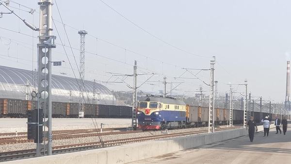 陜煤建設韓城分公司燕家塔煤炭物資集運公司煤臺及鐵路專用線環(huán)保擴能改造項目正式開通運營