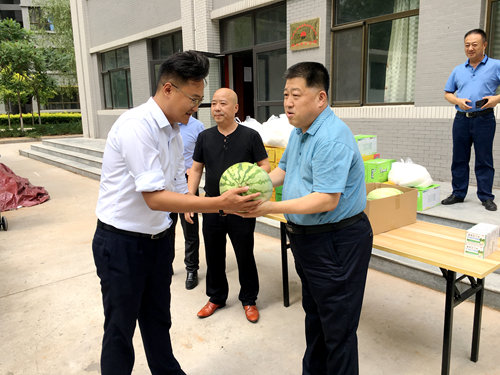 陜煤建設(shè)公司開展為基層員工“送清涼”活動(dòng)