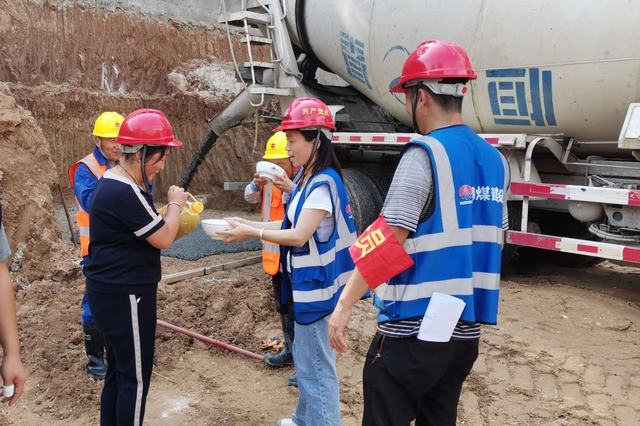 “炎值”爆表！看陜煤建設(shè)韓城分公司土建二項目部如何應(yīng)對高溫“烤驗”