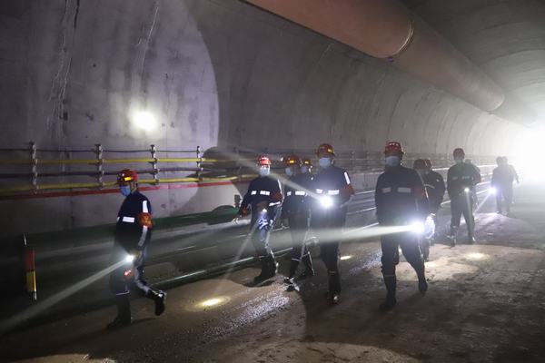 陜煤建設(shè)礦建二公司開展“煤礦安全生產(chǎn)標(biāo)準(zhǔn)化”內(nèi)部對標(biāo)活動