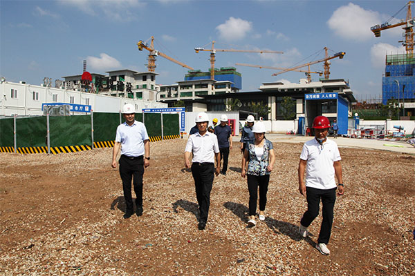 侯本英蒞臨空港新城項(xiàng)目檢查指導(dǎo)工作
