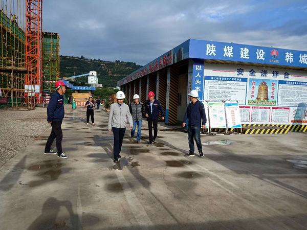 楊讓順深入大佛寺礦新增生產(chǎn)生活設(shè)施項(xiàng)目工程檢查指導(dǎo)工作