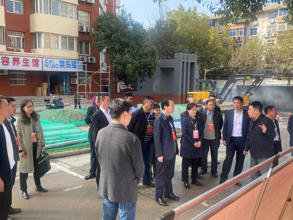西安市新城區(qū)政協(xié)委員張煒一行深入陜煤建設(shè)澄合分公司老舊小區(qū)改造項目觀摩指導工作