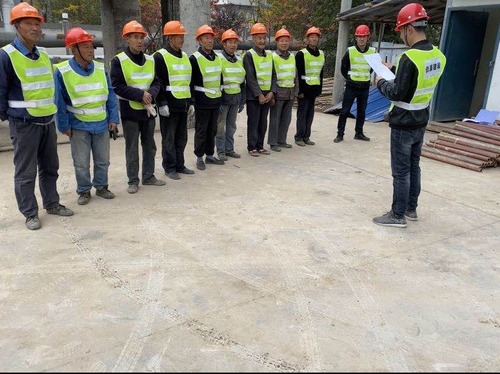 路橋分公司胡家河礦井及選煤廠室外排洪渠停車(chē)位工程順利開(kāi)工