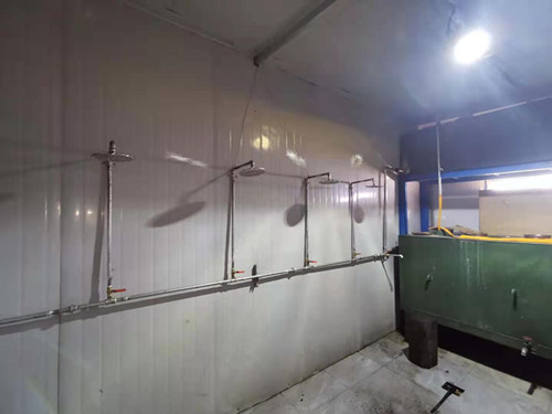 陜煤建設(shè)機(jī)電安裝公司神府項目部傾心打造“溫暖澡堂”